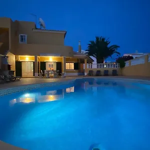 https://villa-rafaela-com-piscina-albufeira.hotelaalgarve.com